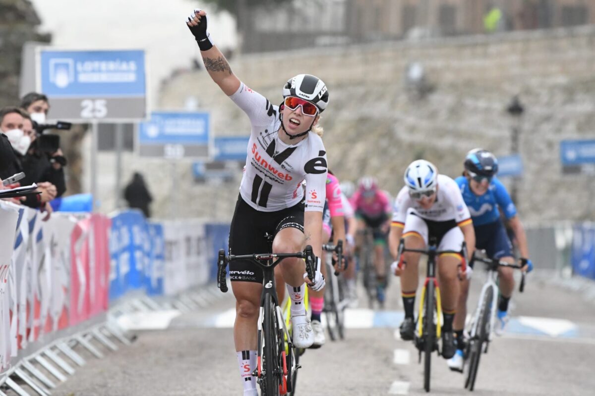 Lorena Wiebes vince la prima tappa della Madrid Challenge by La Vuelta (foto Baixauli Studio / Cor Vos)