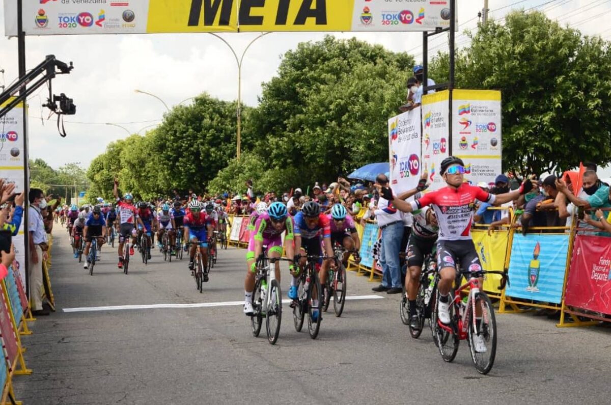 Matteo Malucelli vince la prima tappa della Vuelta al Tachira 2021 (foto Vuelta al Tachira)
