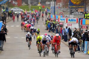 Timothy Dupont vince la seconda tappa della Étoile de Bessèges (foto Luc Claessen/Getty Images)