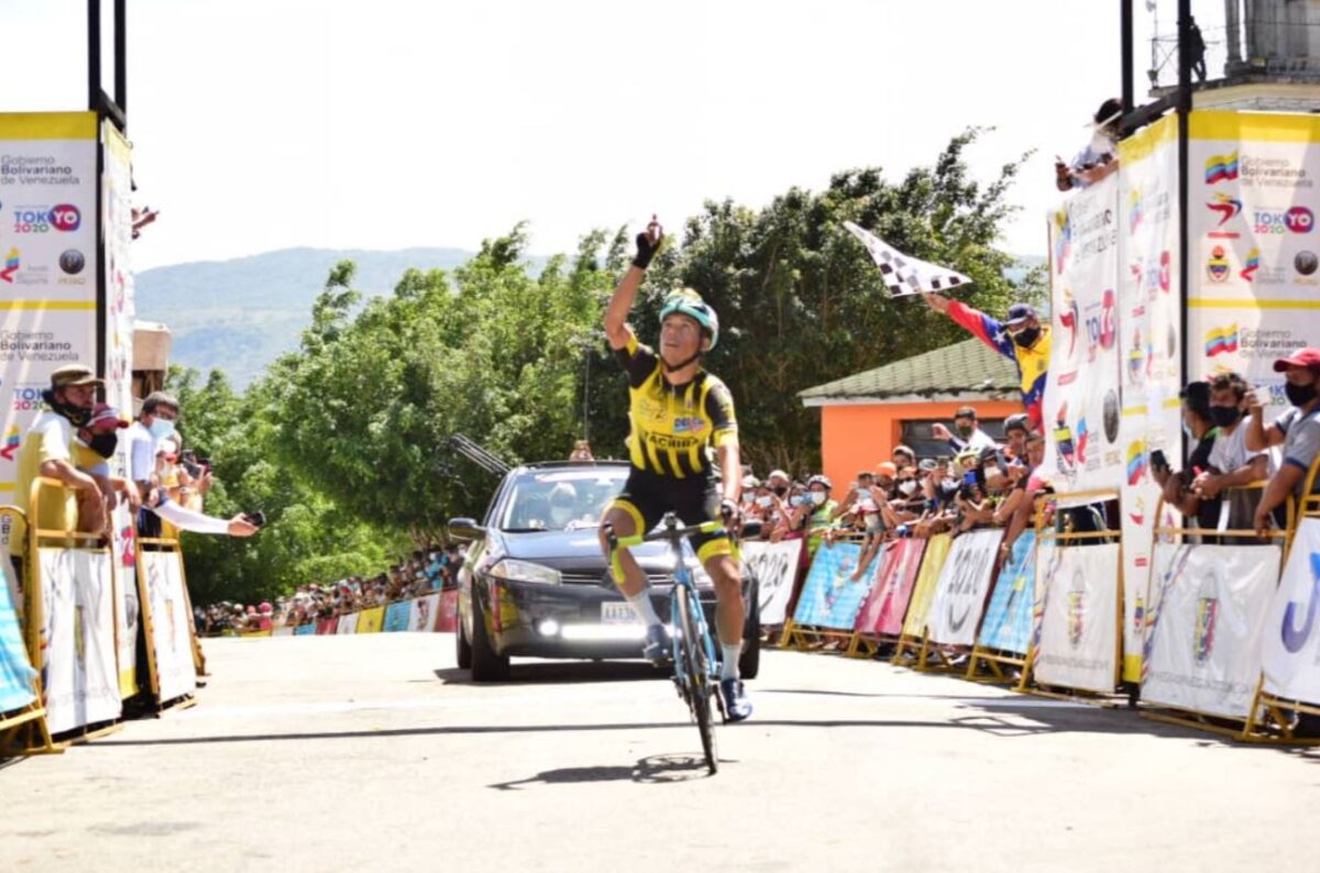 José Alarcon vince la settima tappa della Vuelta al Tachira 2021