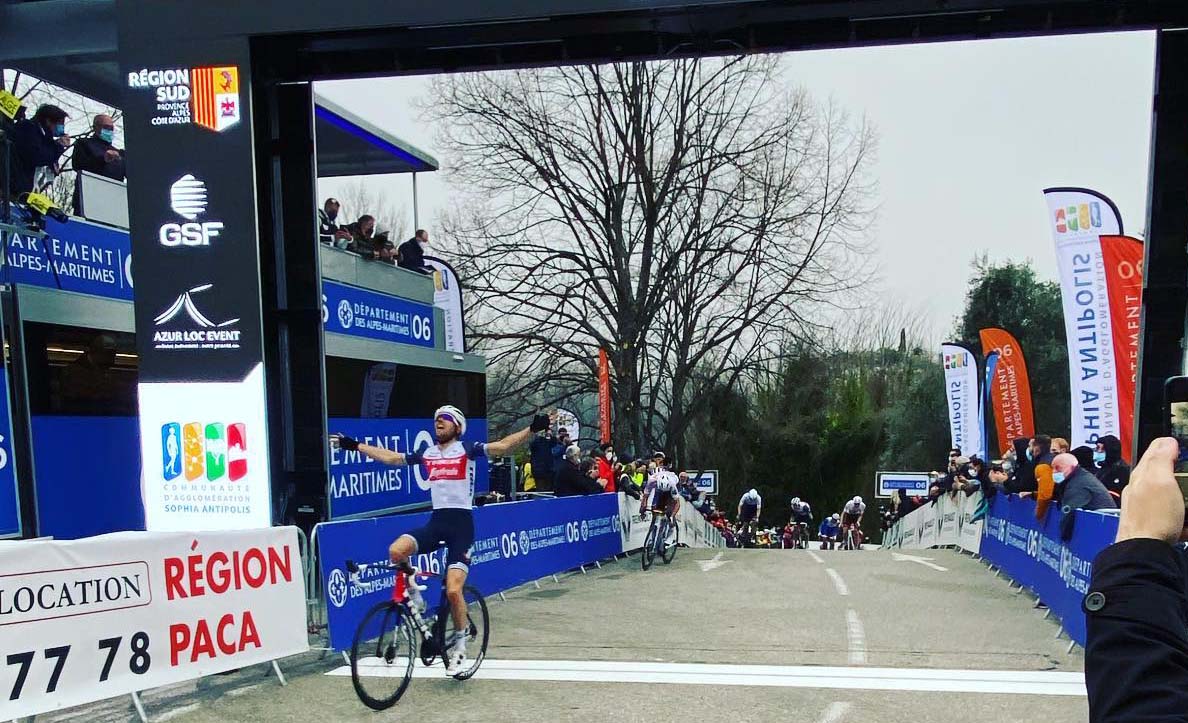Bauke Mollema vince la prima tappa del Tour des Alpes Maritimes et du Var 2021