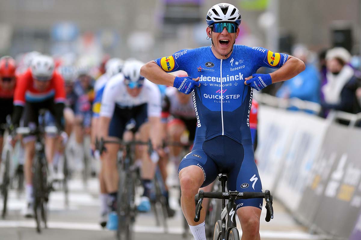Davide Ballerini vince la Omloop Het Nieuwsblad 2021 (foto Luc Claessen/Getty Images)