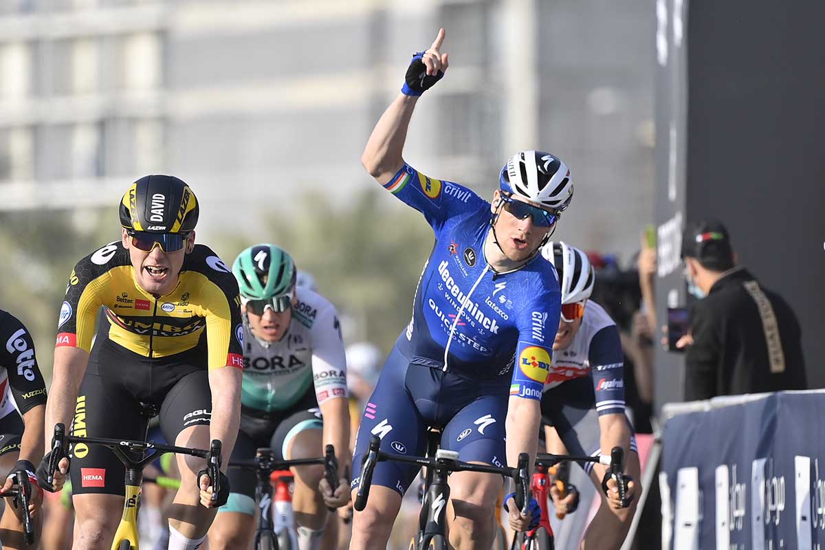 Sam Bennett vince la quinta tappa dell'UAE Tour 2021 (foto LaPresse)