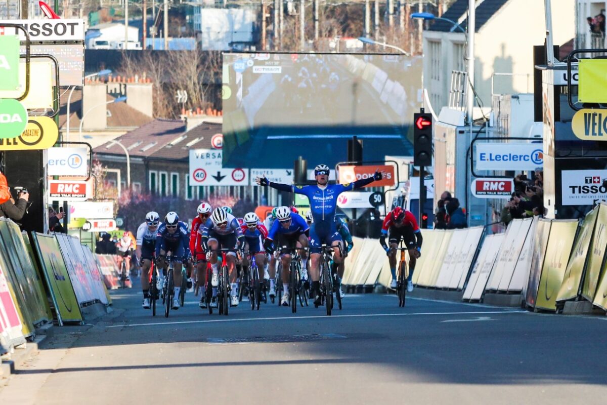Sam Bennett vince la prima tappa della Parigi-Nizza 2021 (foto A.S.O. / Fabien Boukla)