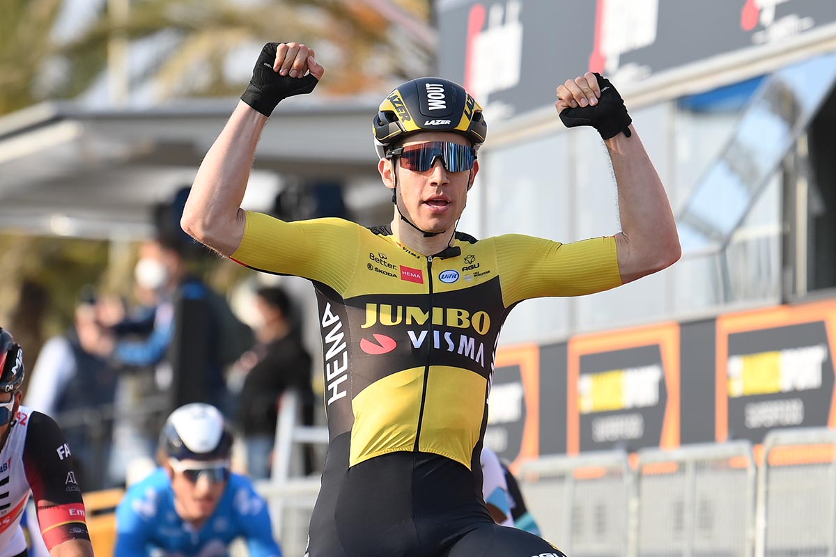 Wout Van Aert vince la prima tappa della Tirreno-Adriatico 2021 (foto LaPresse)