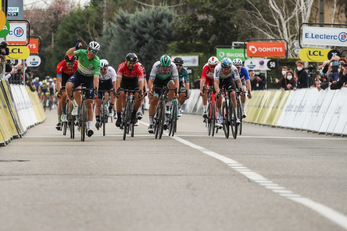 Sam Bennett vince la quinta tappa della Parigi-Nizza 2021 (foto ASO / F. Boukla)