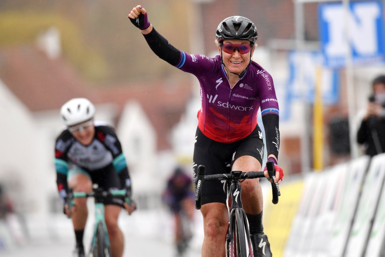 Amy Pieters vince la Nokere Koerse femminile 2021 (foto Team SD Worx)