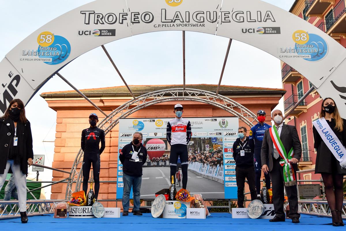 Il podio del Trofeo Laigueglia 2021 (foto BettiniPhoto)