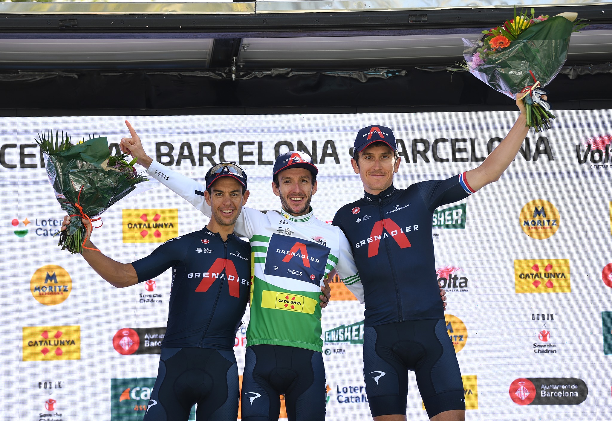 Il podio finale della Volta a Catalunya 100 tutto griffato Ineos Grenadiers con Adam Yates, Porte e Thomas