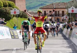 Francesco Romano vince la prima tappa del Giro di Romagna per Dante Alighieri 2021
