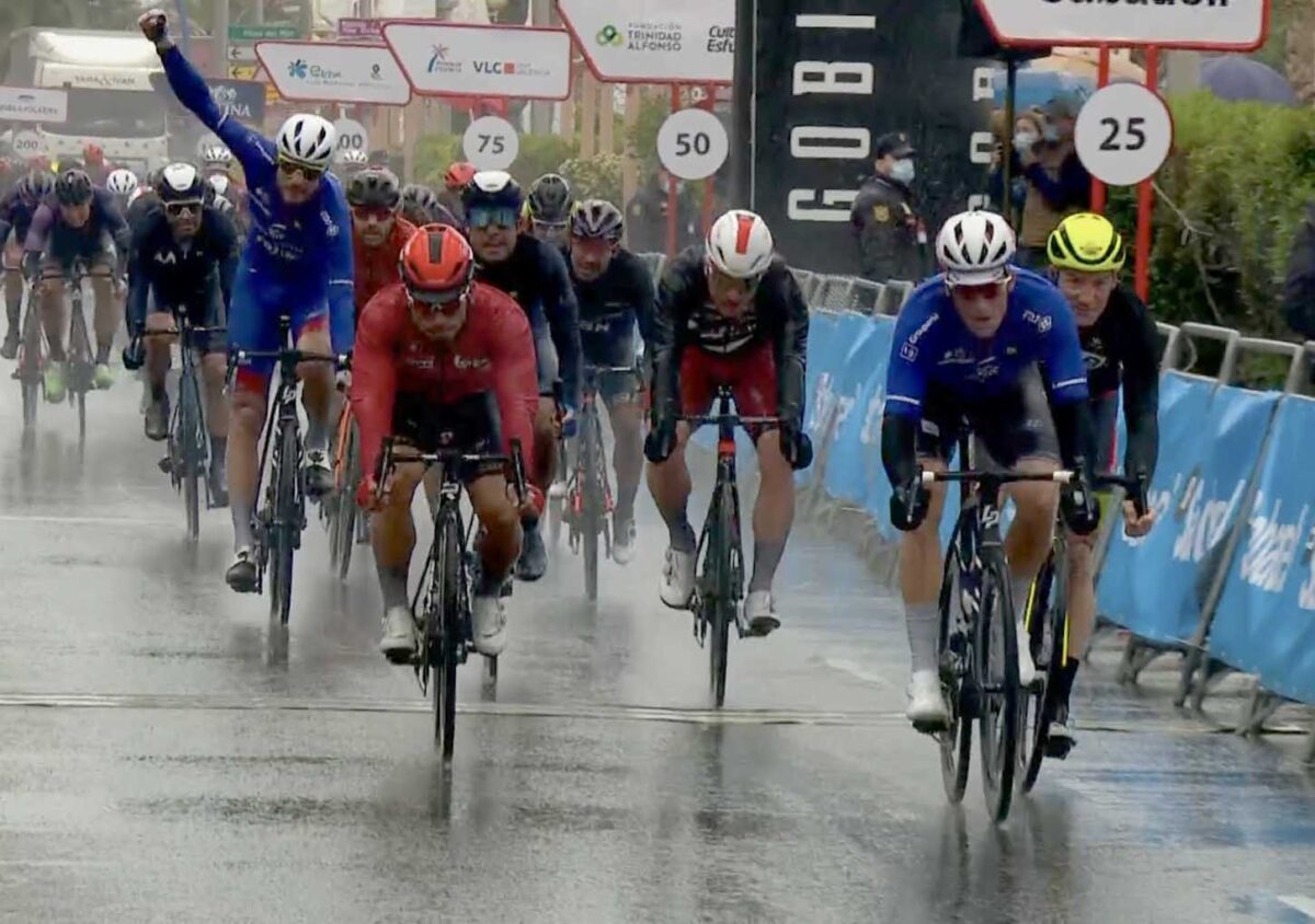 Arnaud Demare vince la seconda tappa della Volta Valenciana 2021