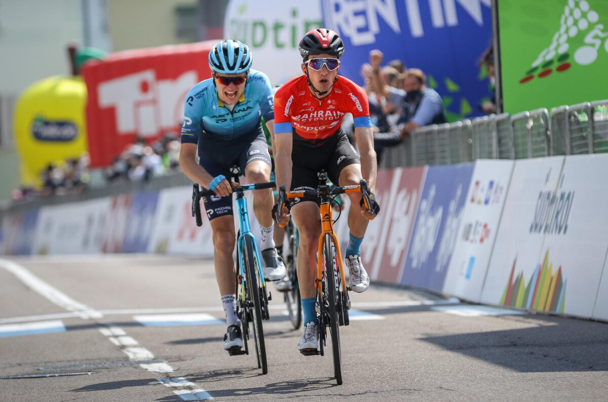 Pello Bilbao vince a Pieve di Bono la quarta tappa del Tour of the Alps