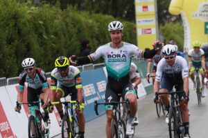 Peter Sagan vince la prima tappa del Tour de Romandie 2021 (foto BORA - hansgrohe Bettiniphoto & VeloImages)