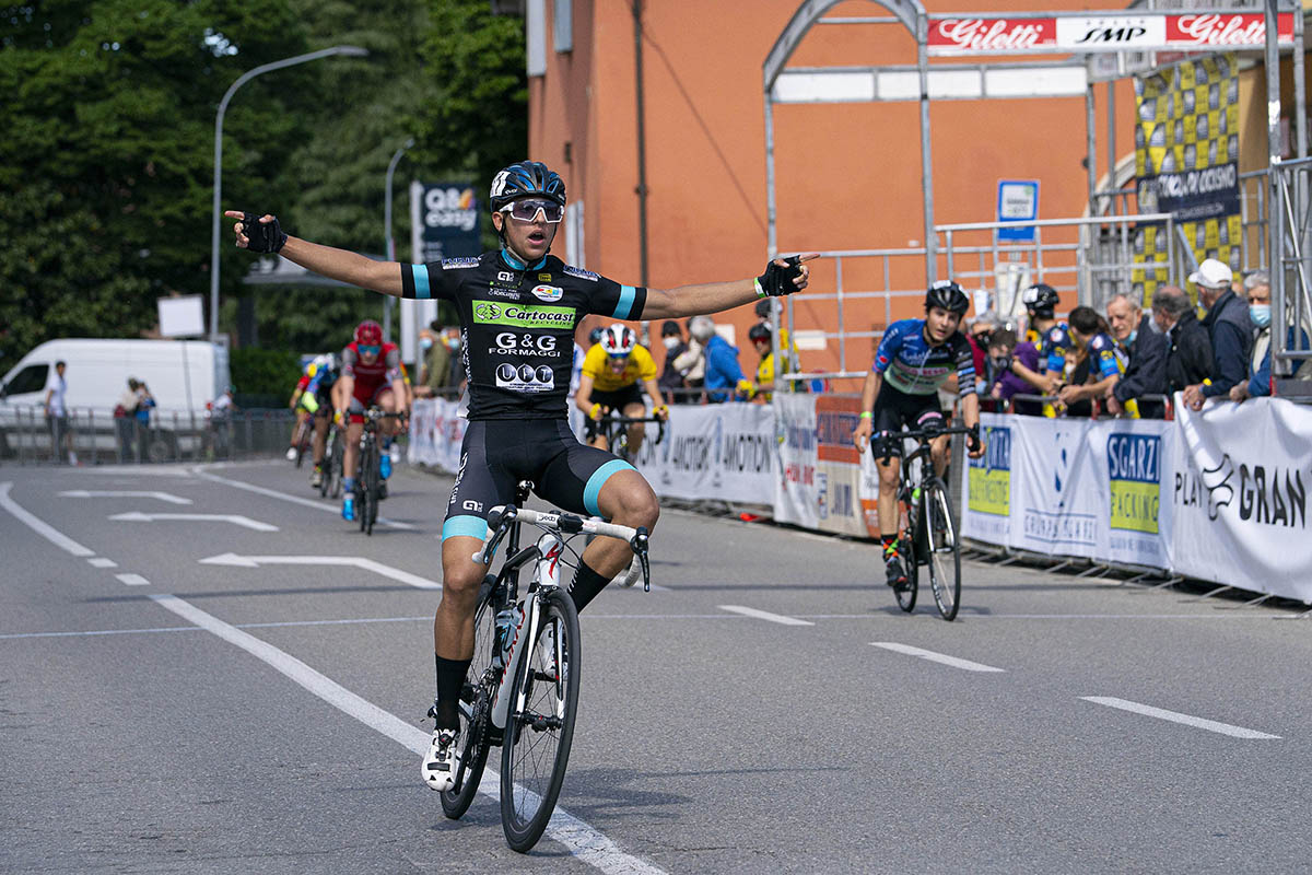 Filippo Omati vince a Zola Predosa