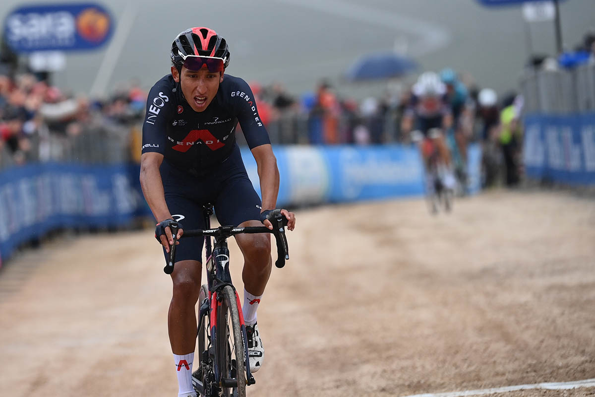 Egan Bernal vince la nona tappa del Giro d'Italia 2021 (foto LaPresse)