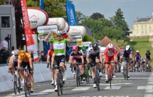 Arnaud Démare vince anche la terza tappa delle Boucles de la Mayenne 2021 (foto JL Savary / Boucles de la Mayenne)