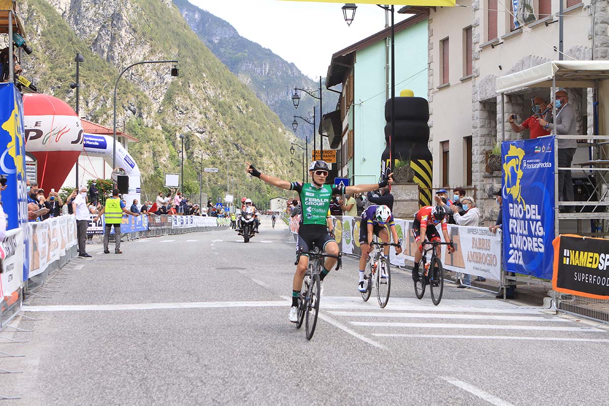 Sebastiano Minoia vince la seconda tappa del Giro del Friuli Juniores 2021