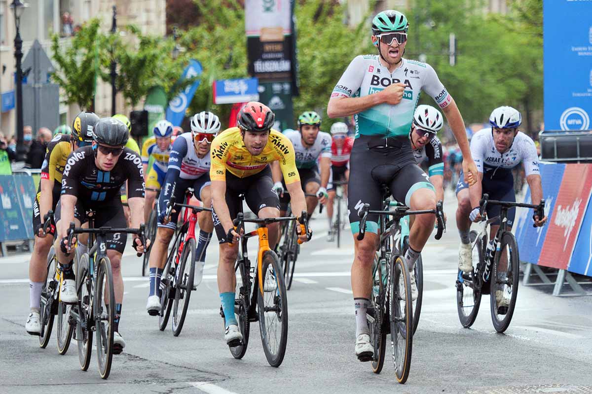Jordi Meeus batte Alberto Dainese nella seconda tappa del Tour de Hongrie 2021 (foto BettiniPhoto)