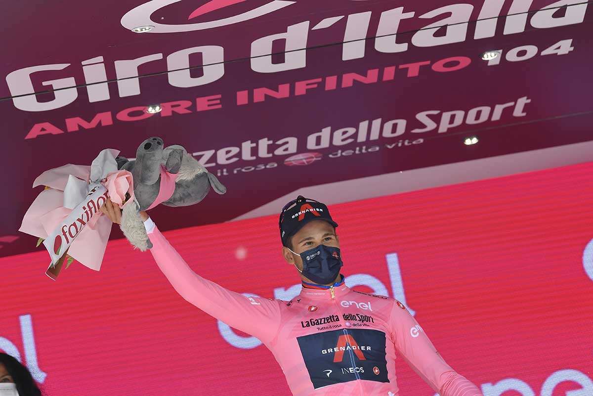 Filippo Ganna prima maglia rosa del Giro d'Italia 2021(foto LaPresse)