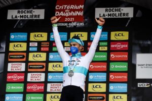 Alexey Lutsenko vincitore della quarta tappa a cronometro del Giro del Delfinato 2021 (foto A.S.O. / Fabien Boukla)