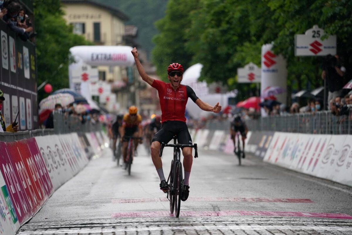 Alois Charrin vince a San Pellegrino Terme la sesta tappa del Giro d'Italia Under 23 (foto Isolapress)
