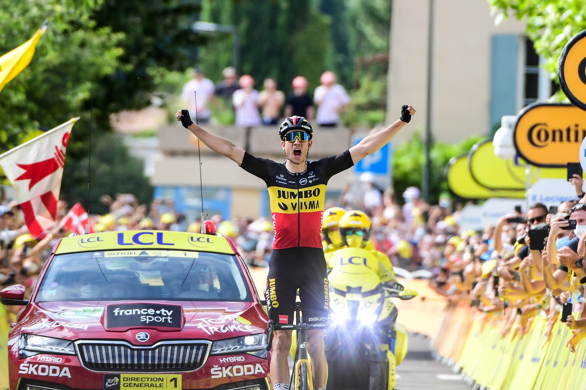 Wout Van Aert vince l'undicesima tappa del Tour de France 2021 (foto ASO)