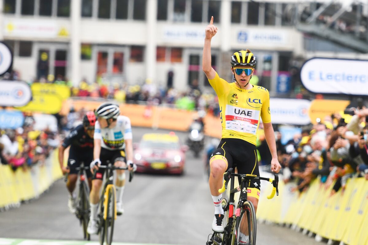 Tadej Pogacar vince la tappa 18 del Tour de France 2021 (foto A.S.O. / Charly Lopez)