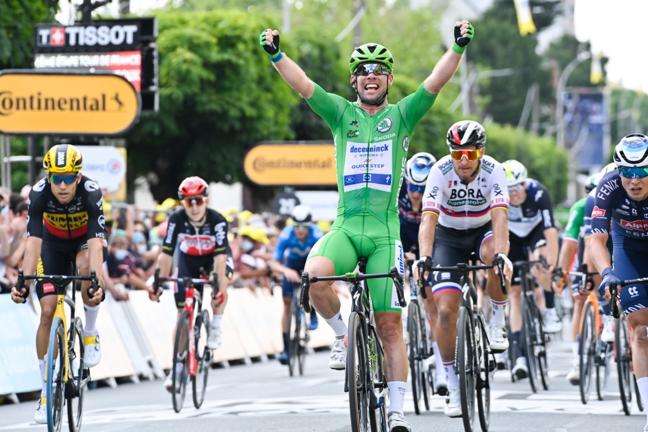 Mark Cavendish vince la sesta tappa del Tour de France 2021