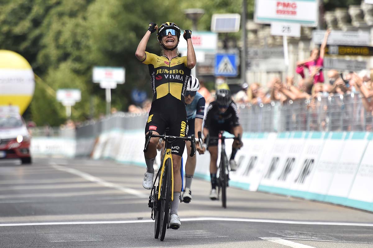 Marianne Vos vince la terza tappa del Giro d'Italia Donne 2021 (foto BettiniPhoto)