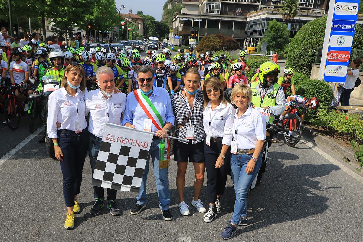 La partenza del Campionato Italiano Donne Junior 2021 (foto F. Ghilardi-D.Zanetti/BICITV)
