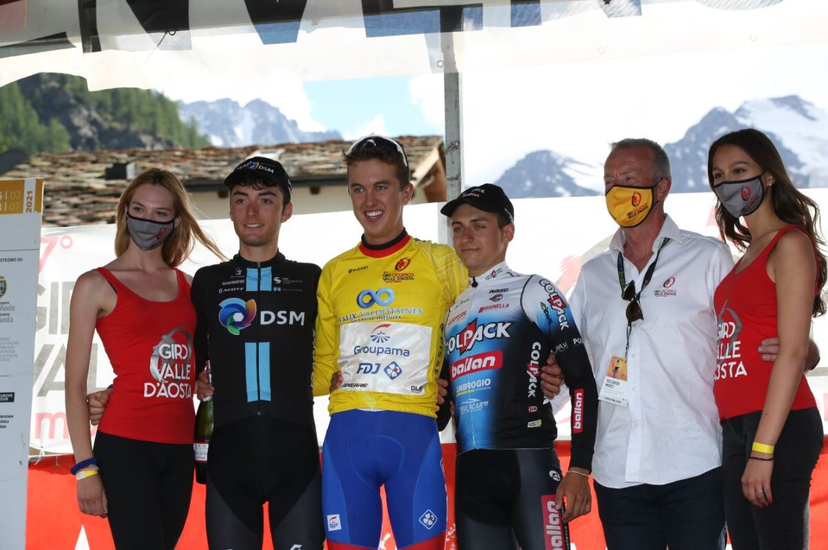 Il podio finale del Giro della Valle d'Aosta 2021 (foto Giuliano Viganò)