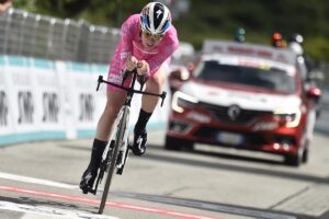 Anna Van der Breggen vince la quarta tappa del Giro d'Italia Donne 2021 (foto BettiniPhoto)