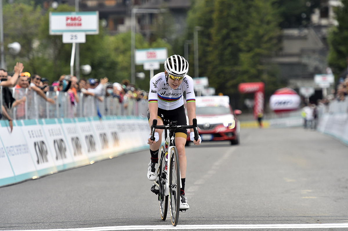 Anna van der Breggen vince la seconda tappa del Giro d'Italia Donne 2021( foto BettiniPhoto)