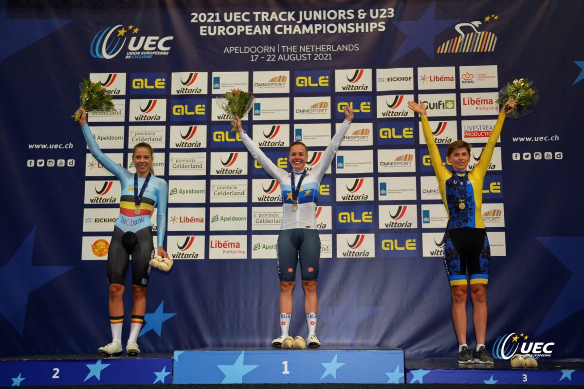 Il podio del Campionato Europeo Corsa a punti Donne Under 23 2021, vinto da Silvia Zanardi (foto UEC/BettiniPhoto)