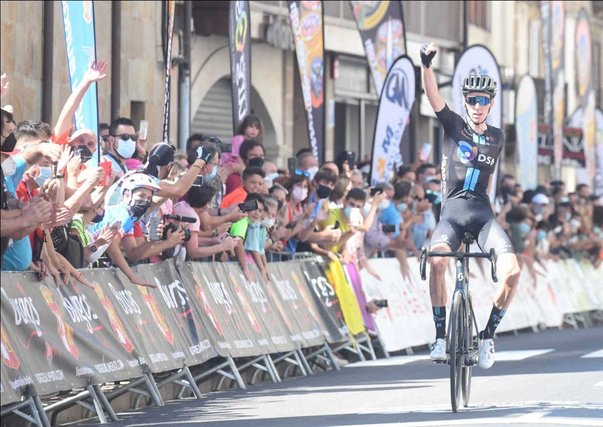Romain Bardet vince la terza tappa della Vuelta a Burgos