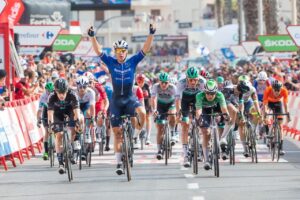 Fabio Jakobsen vince l'ottava tappa della Vuelta a Espana 2021