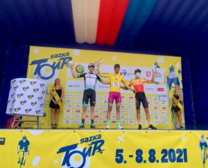 Il podio finale del Sazka Tour vinto da Filippo Zana