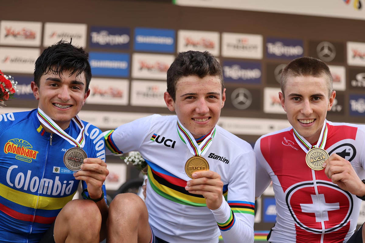 Il podio del Mondiale XCO Juniores 2021 in Val di Sole (foto Michele Mondini)