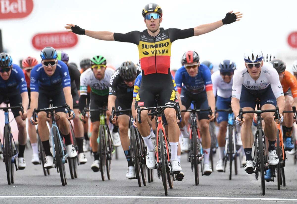 Wout Van Aert vince l'ottava tappa e si prende il successo finale nella classifica del Tour of Britain 2021