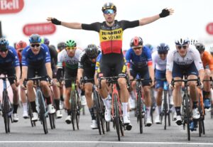 Wout Van Aert vince l'ottava tappa e si prende il successo finale nella classifica del Tour of Britain 2021