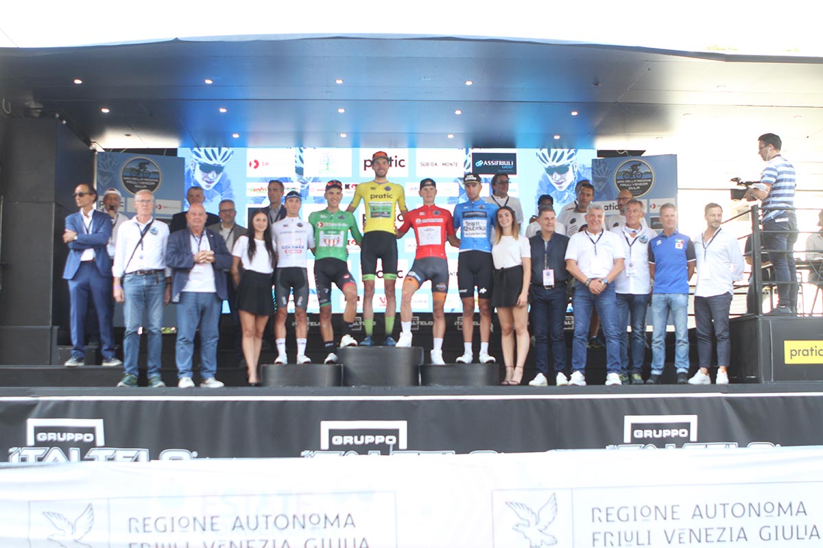 Tutte le maglie del Giro della Regione Friuli Venezia Giulia a Pordenone (foto Bolgan)