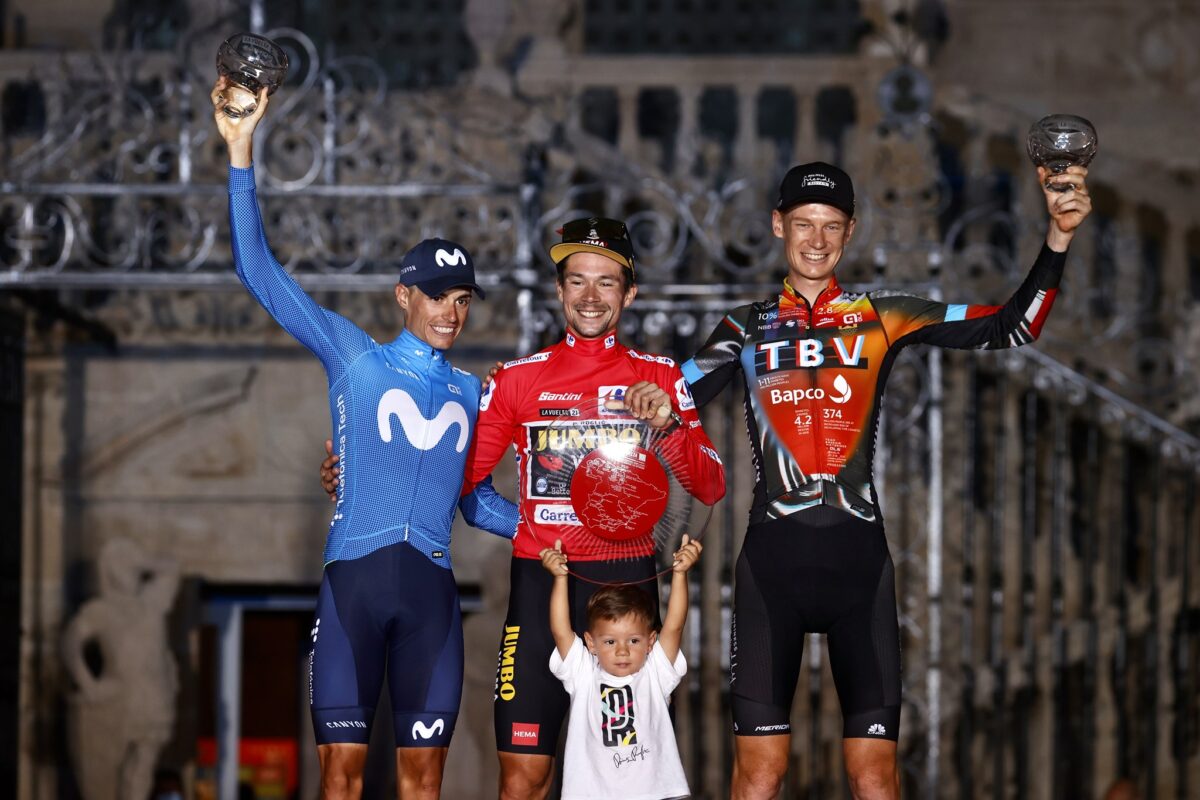 Il podio finale della Vuelta 2021 vinta da Primoz Roglic (foto Photo Gomez Sport)