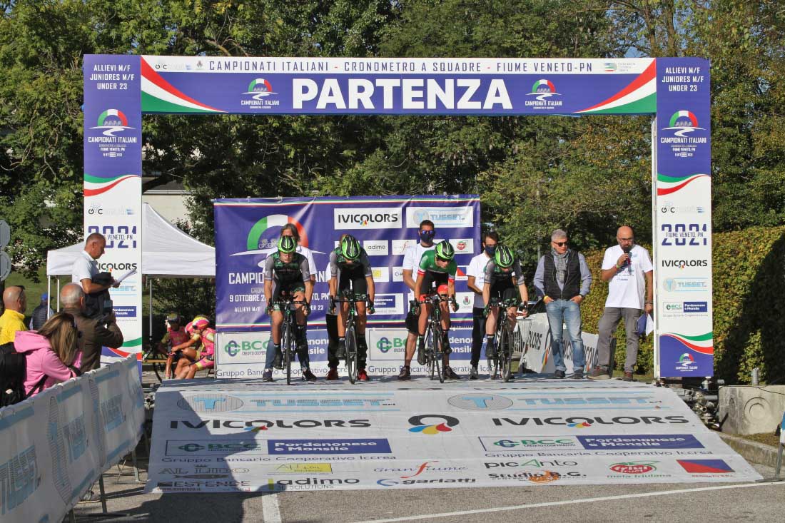 Borgo Molino Rinascita Ormelle al via del Campionato Italiano Cronosquadre Allievi a Fiume Veneto (foto Bolgan)