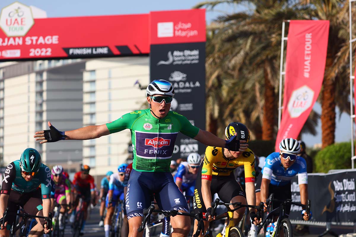 Jasper Philipsen vince la quinta dell'UAE Tour 2022 (foto LaPresse)