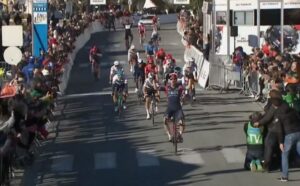 Elia Viviani vince la prima tappa del Tour de la Provence 2022
