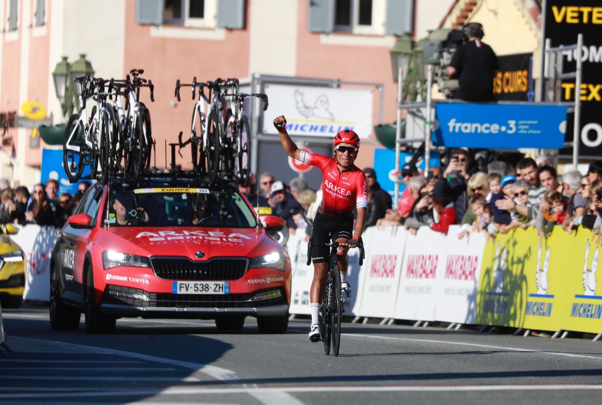 Nairo Quintana vince l'ultima tappa e il Tour des Alpes Maritimes et du Var 2022