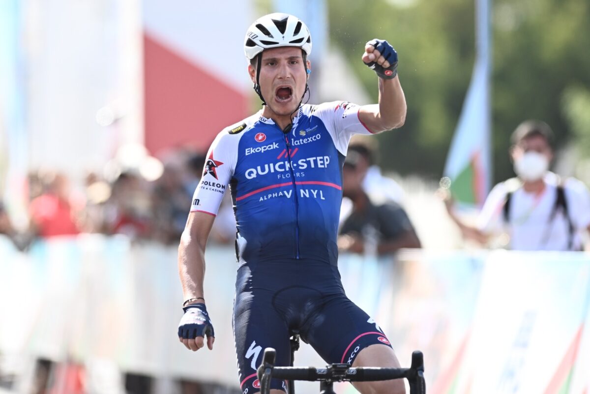 Fausto Masnada vince la quarta tappa del Tour of Oman 2022 (foto A.S.O./Associazione ciclistica Oman/Alex Broadway)