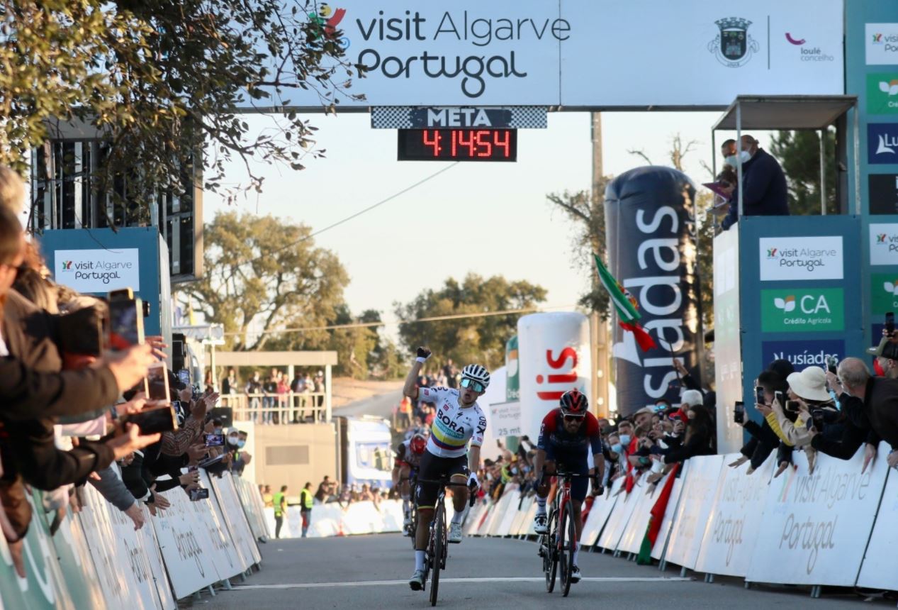 Sergio Higuita vince la quinta tappa della Volta ao Algarve 2022