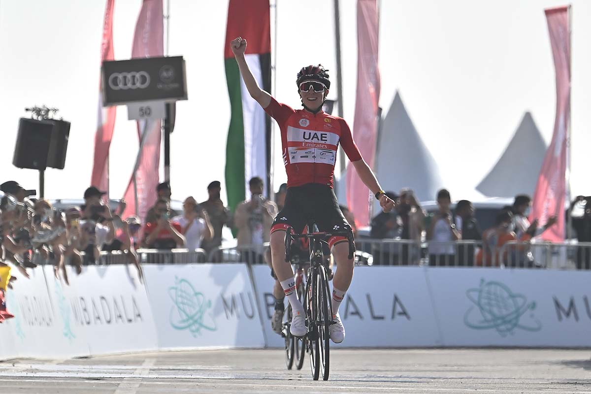 Tadej Pogacar vince anche l'ultima tappa dell'UAE Tour 2022 (foto LaPresse)