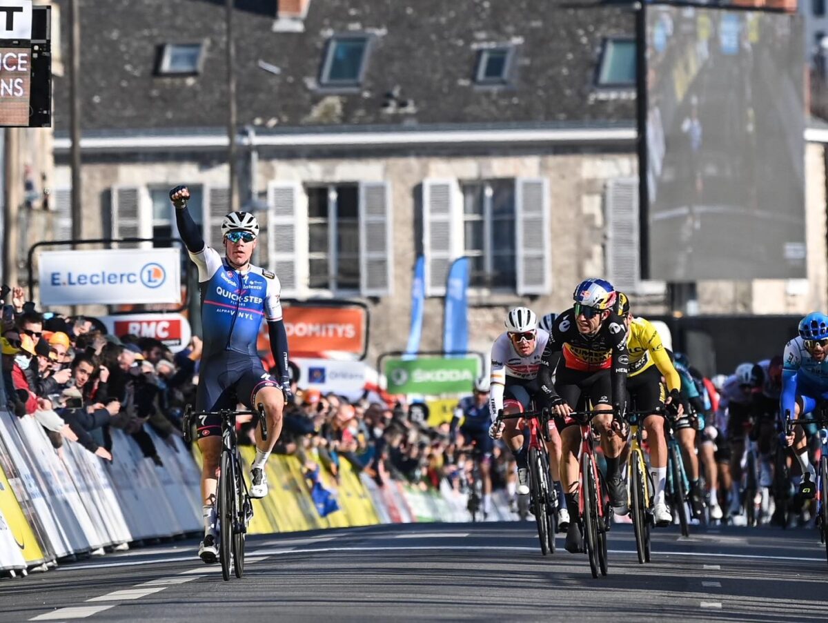 Fabio Jakobsen vince la seconda tappa della Parigi-Nizza 2022 (foto ASO / Alex Broadway)